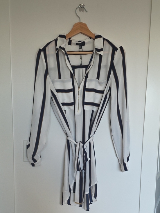 Dynamite Tops - Striped White Tunic Long Shirt with Navy and Gold Accent